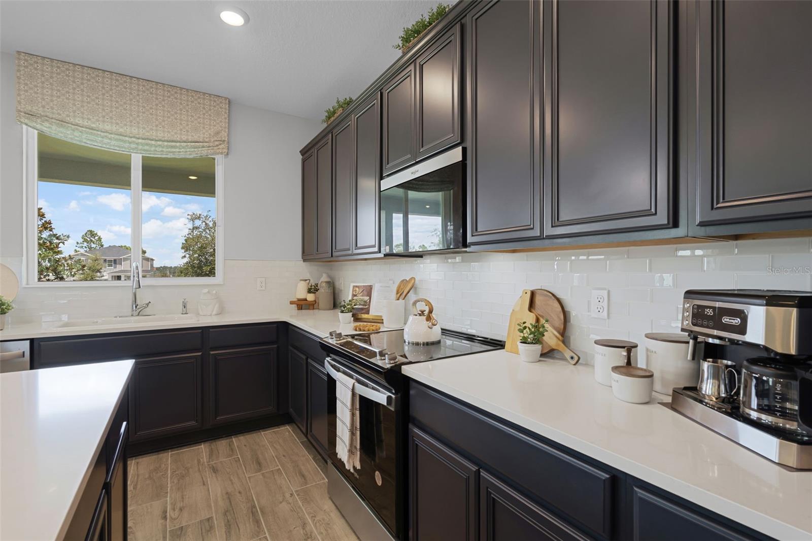 Image 14 of 41 For 740 Rioja Drive