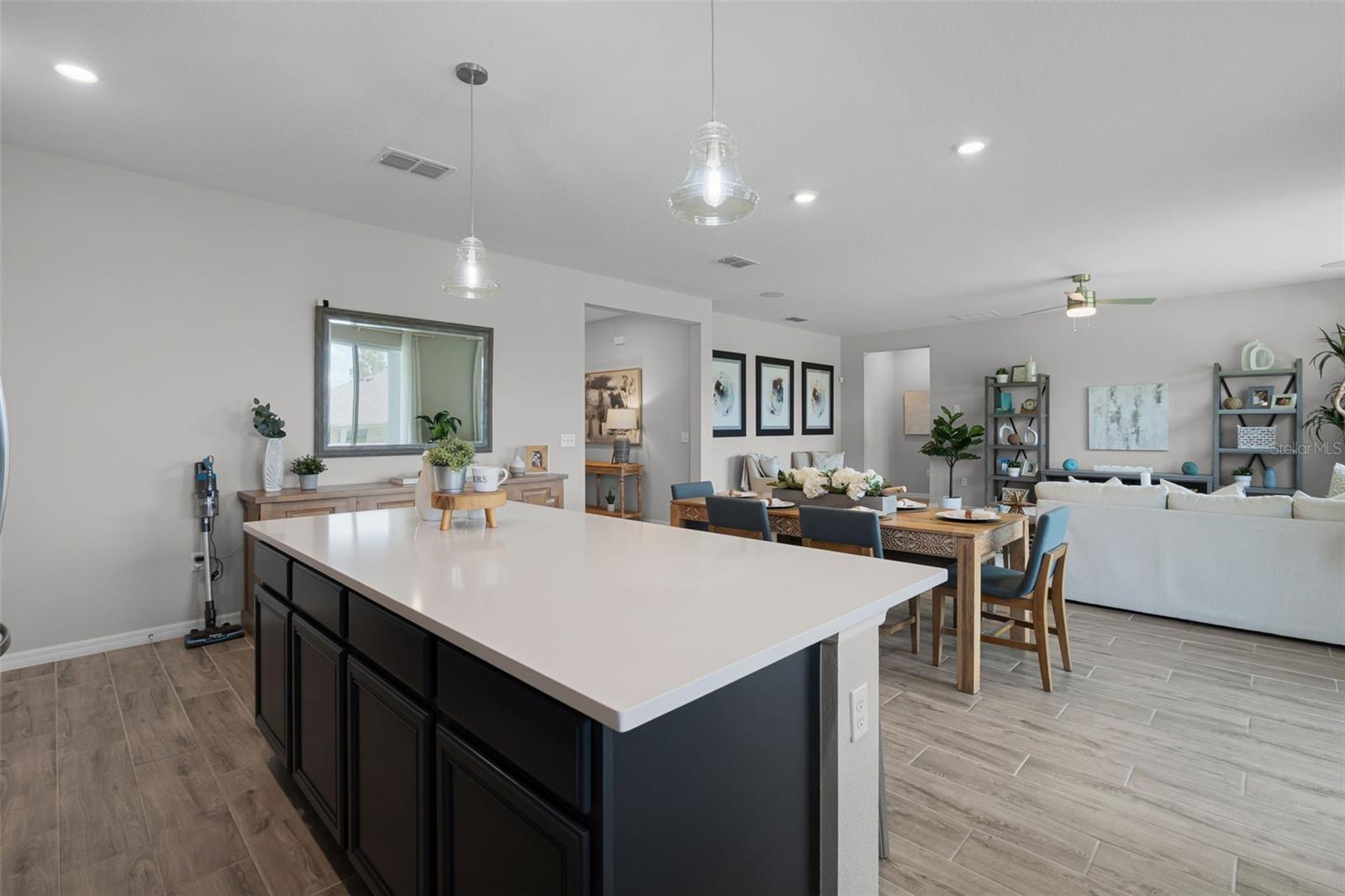 Image 15 of 41 For 740 Rioja Drive