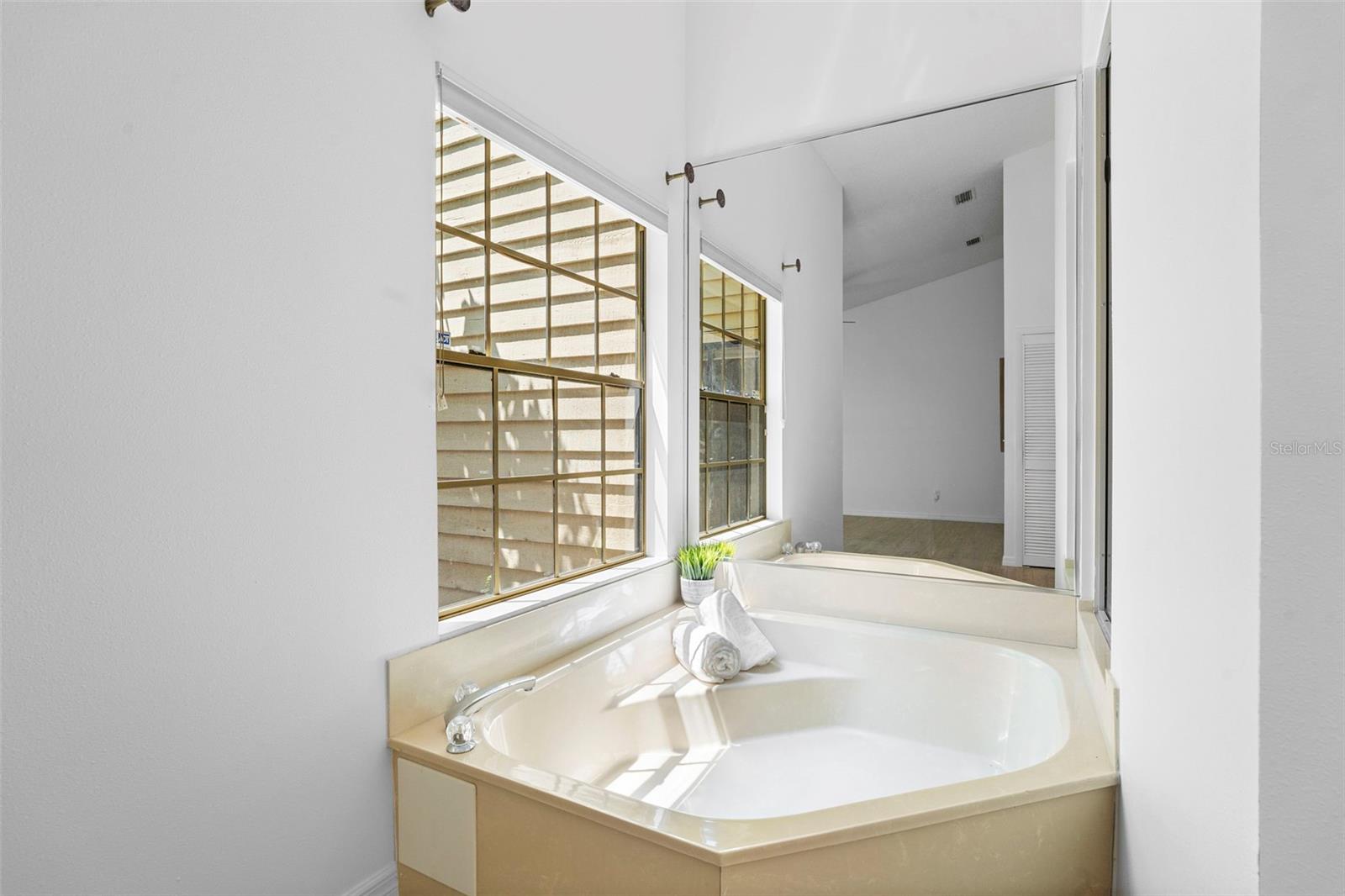 Image 18 of 32 For 267 New Waterford Place