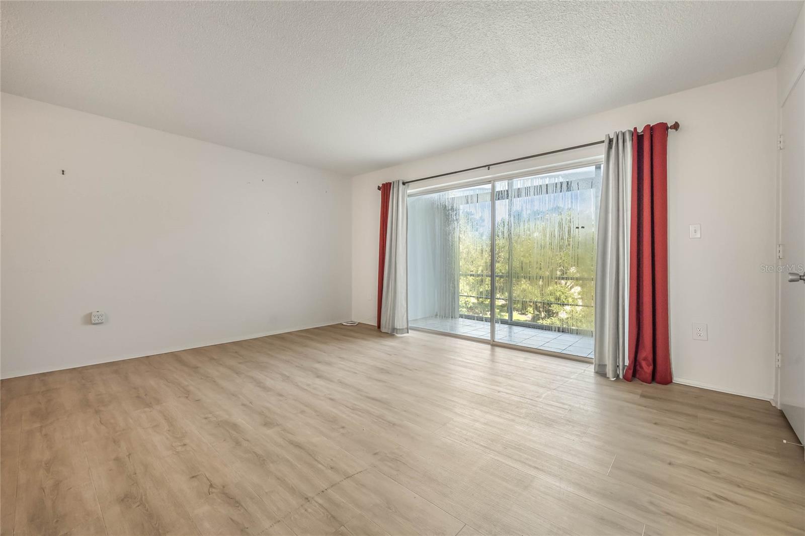 Image 12 of 32 For 700 Melrose Avenue K32