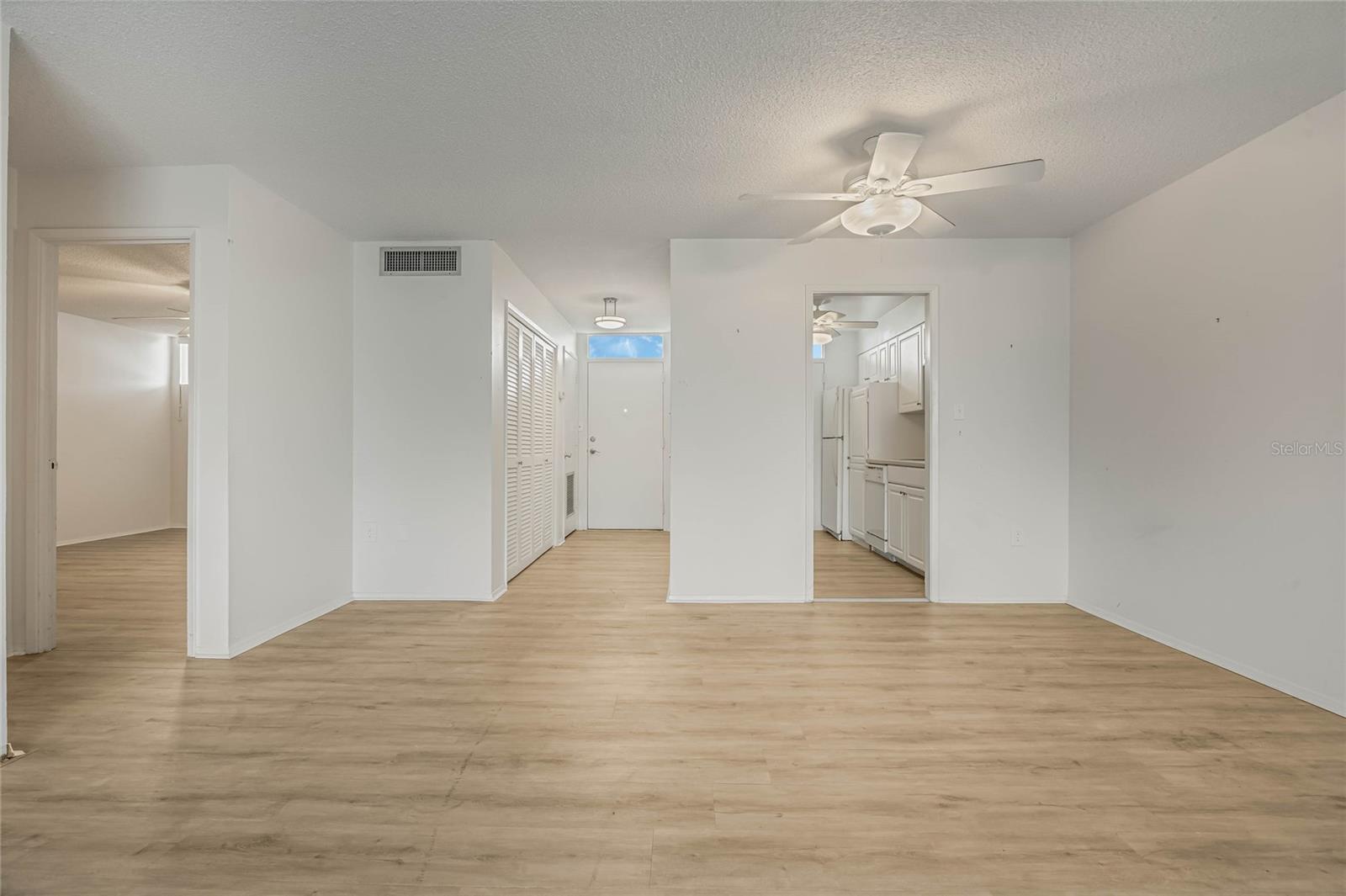 Image 14 of 32 For 700 Melrose Avenue K32