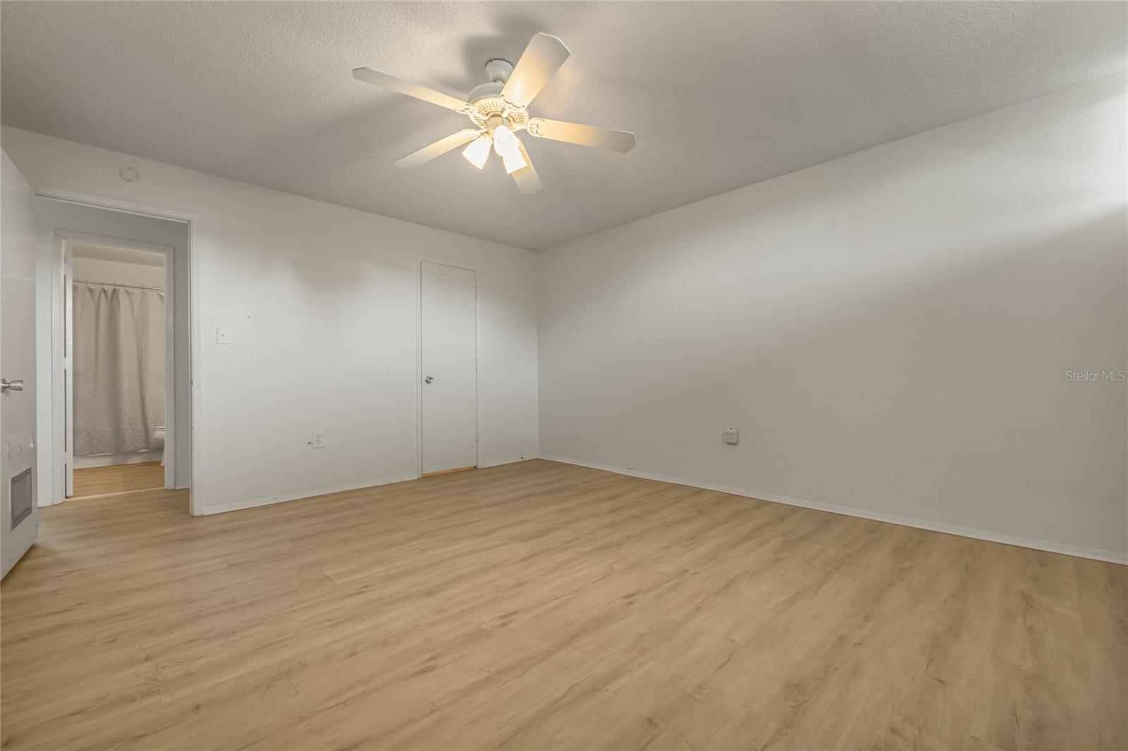 Image 19 of 32 For 700 Melrose Avenue K32