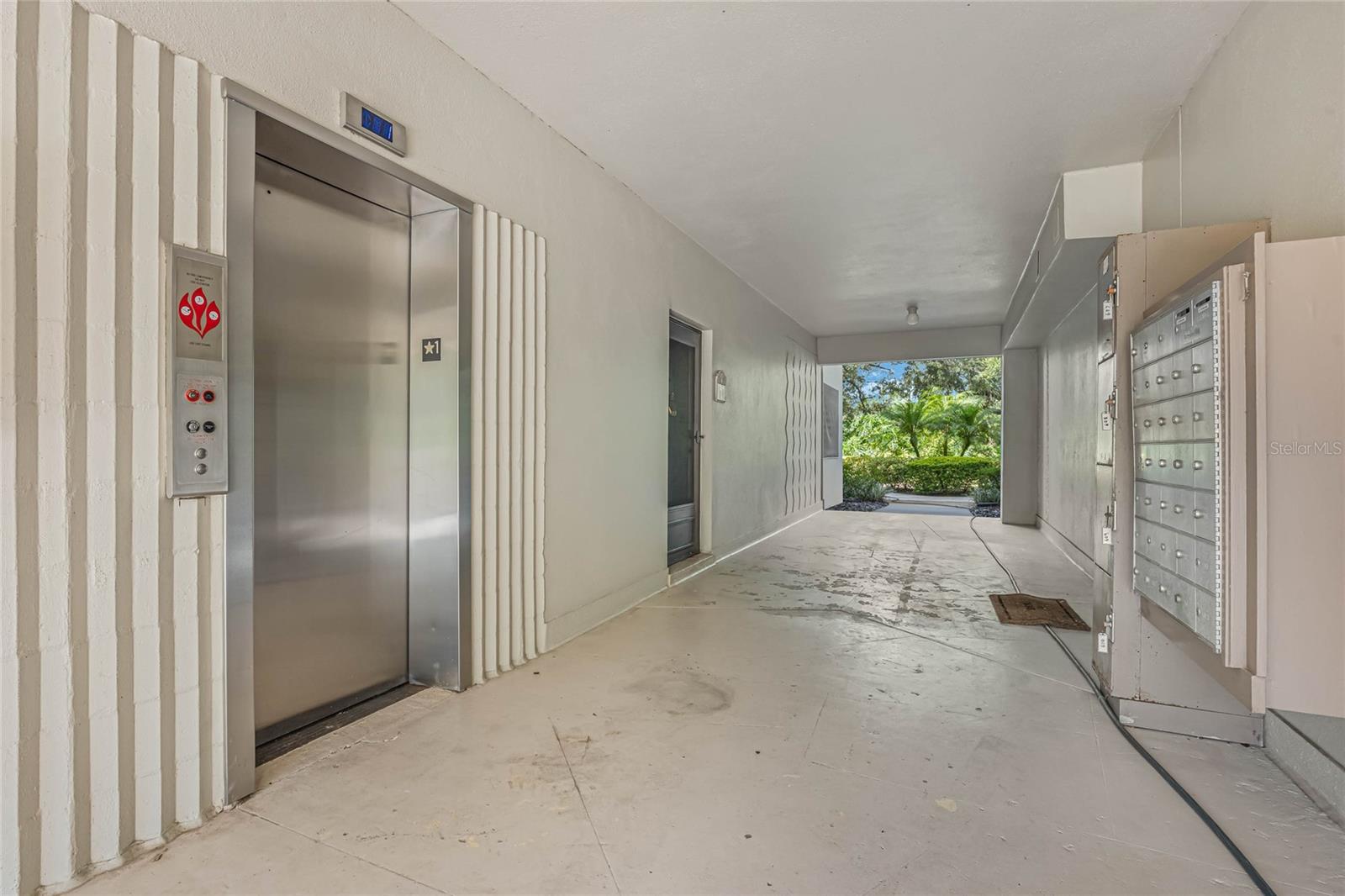 Image 3 of 32 For 700 Melrose Avenue K32