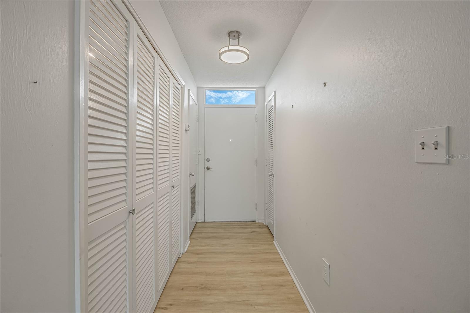 Image 5 of 32 For 700 Melrose Avenue K32