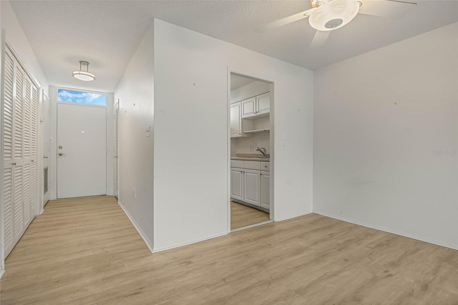Image 6 of 32 For 700 Melrose Avenue K32