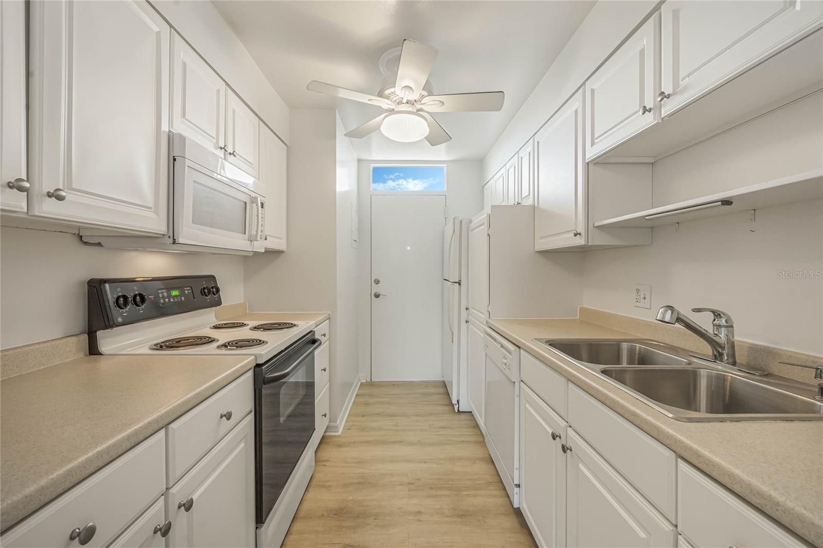 Image 8 of 32 For 700 Melrose Avenue K32
