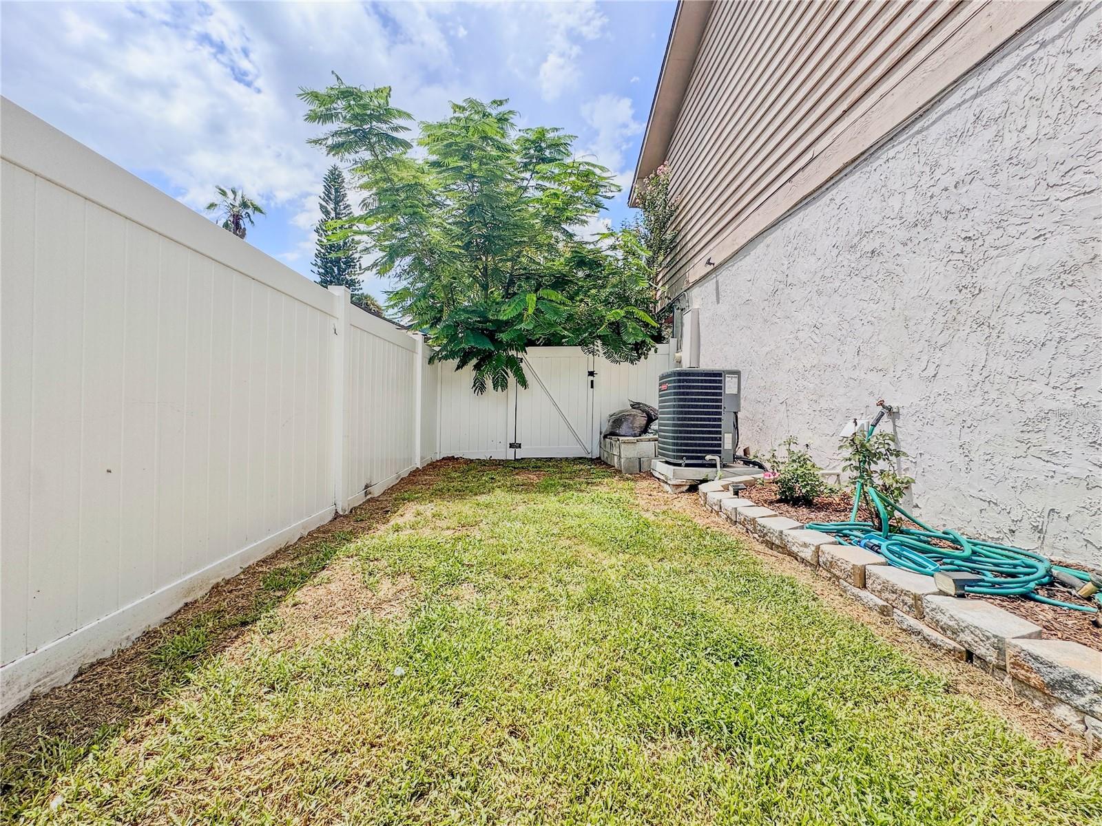 Image 37 of 44 For 515 Carambola Avenue