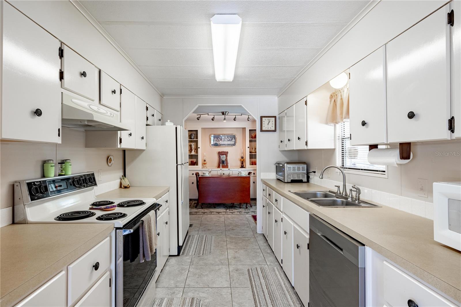 Image 3 of 22 For 728 Dove Avenue