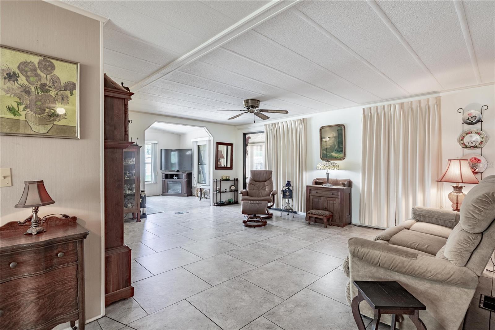 Image 5 of 22 For 728 Dove Avenue