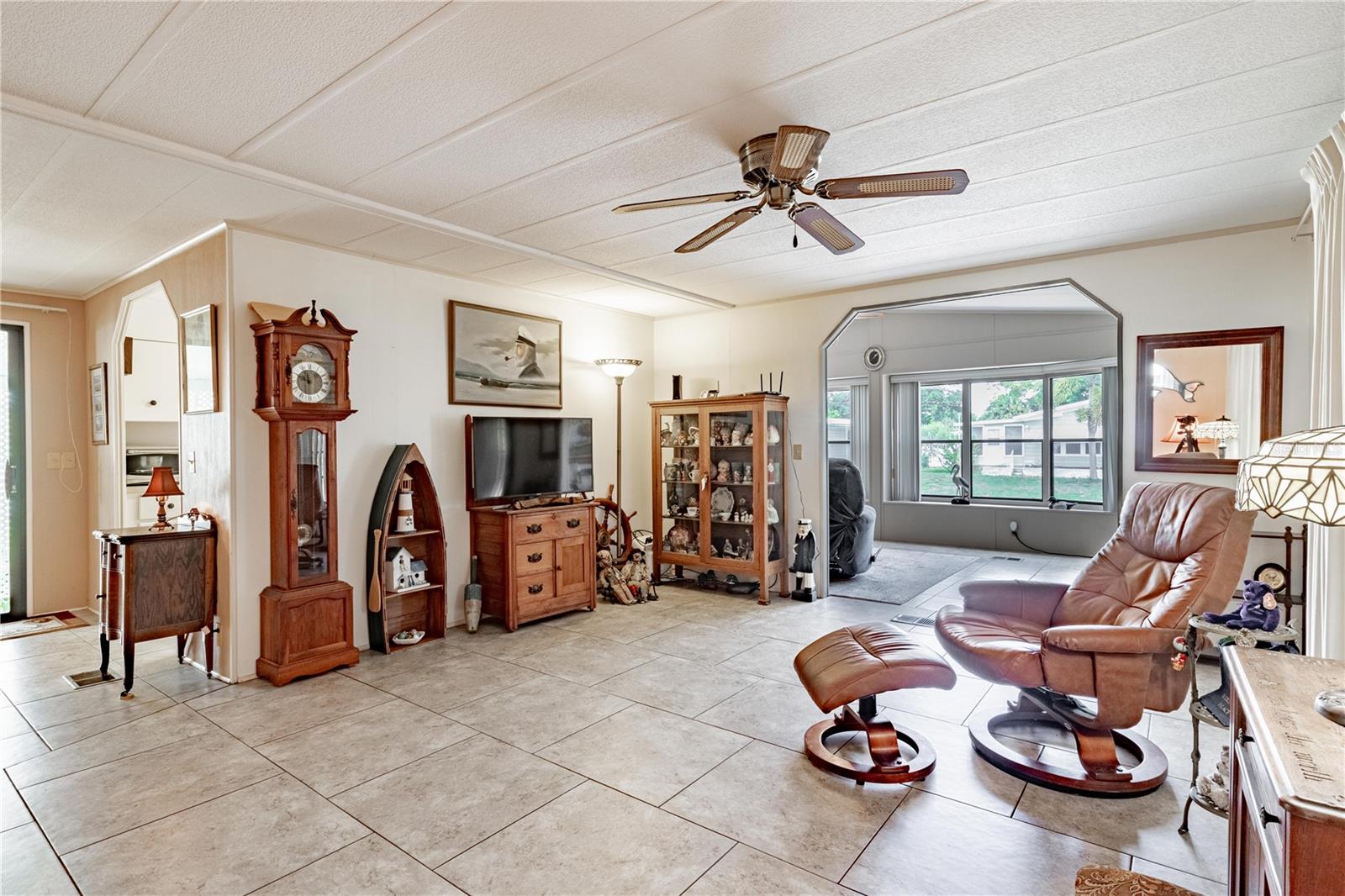 Image 6 of 22 For 728 Dove Avenue