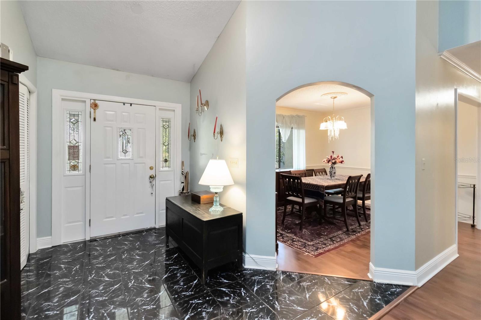 Image 4 of 33 For 939 Versailles Circle