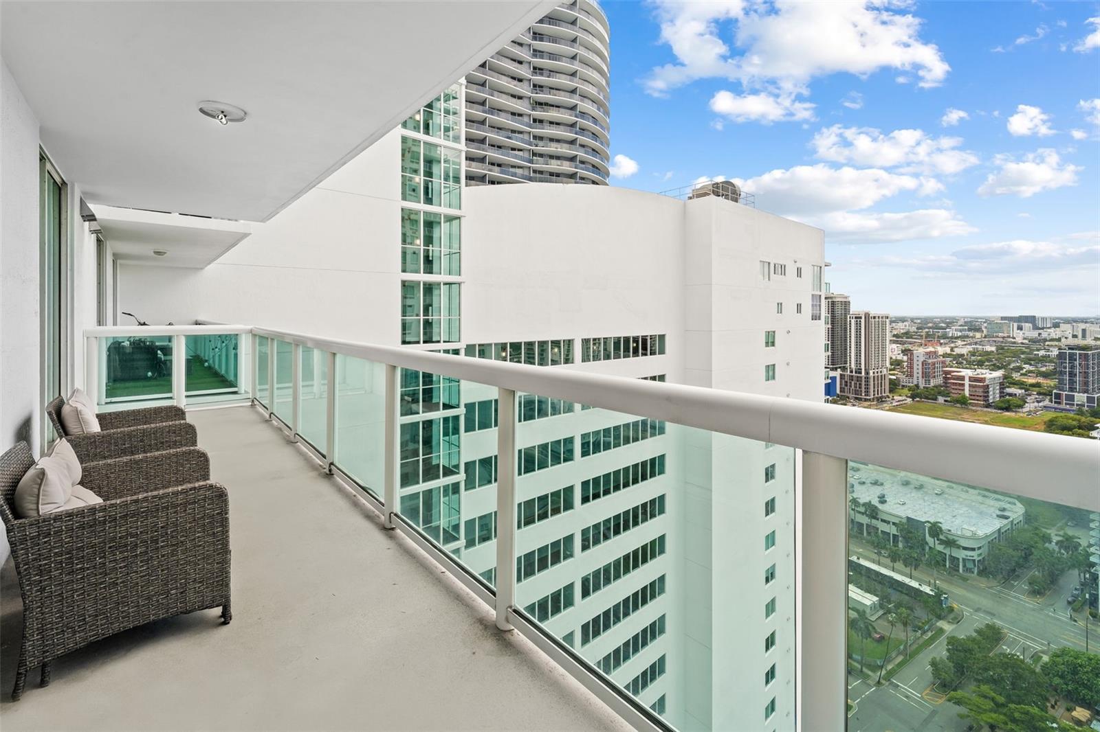 Image 17 of 31 For 1800 Bayshore Drive 3704