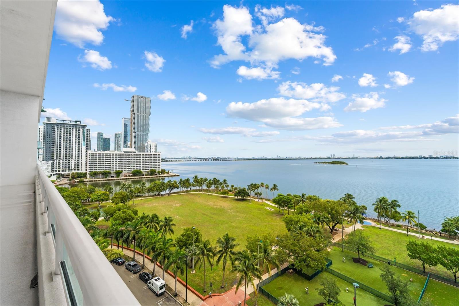 Image 28 of 31 For 1800 Bayshore Drive 3704