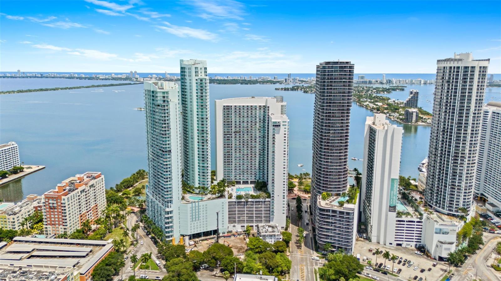 Image 5 of 31 For 1800 Bayshore Drive 3704