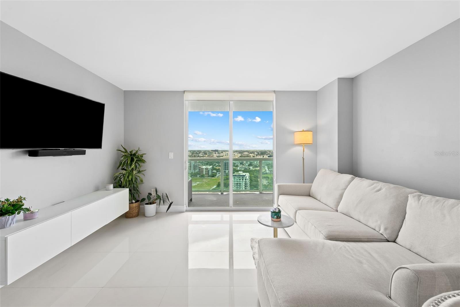 Image 8 of 31 For 1800 Bayshore Drive 3704