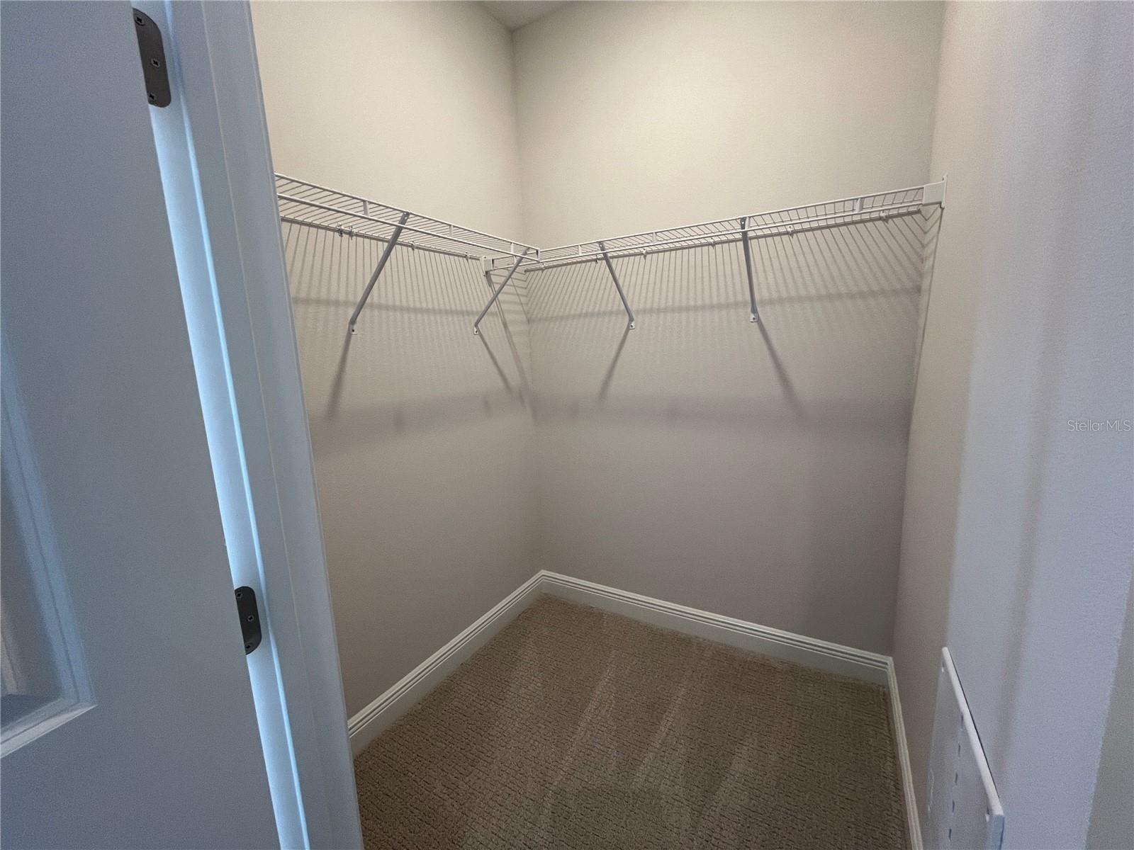 Listing photo id 8 for 10106 Seferis Alley