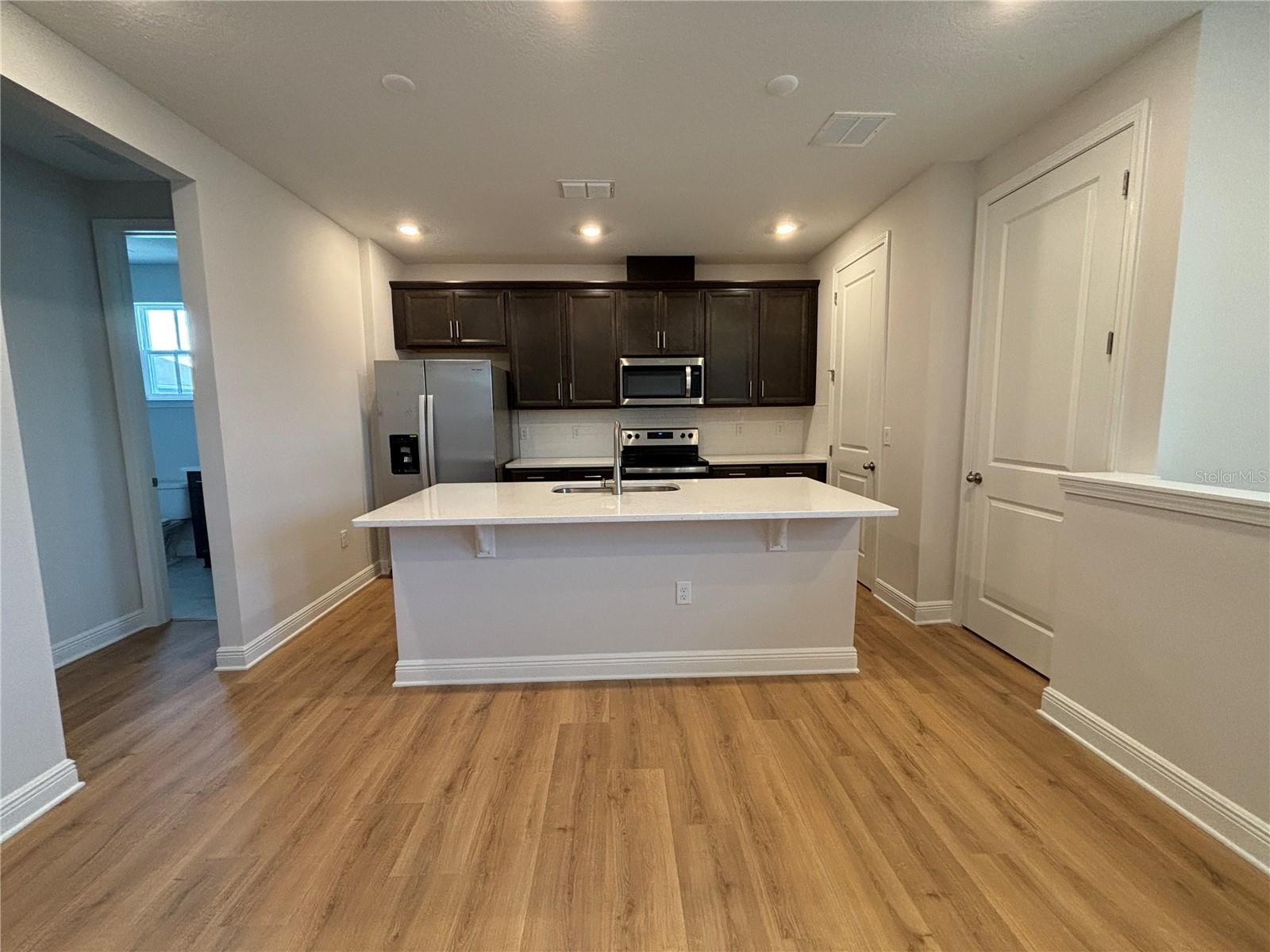 Listing photo id 2 for 10106 Seferis Alley