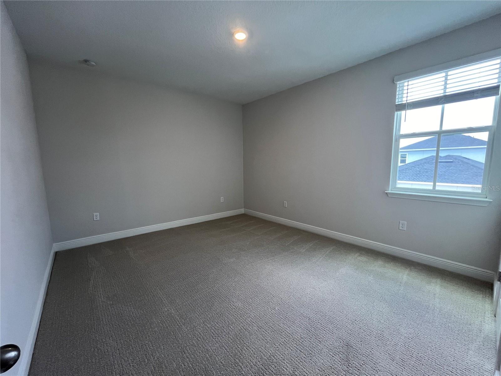 Listing photo id 6 for 10106 Seferis Alley