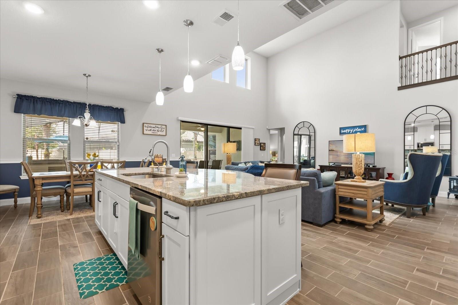 Image 15 of 61 For 8420 Vivaro Isle Way