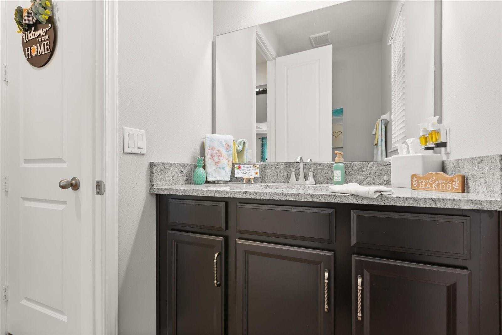Image 37 of 61 For 8420 Vivaro Isle Way