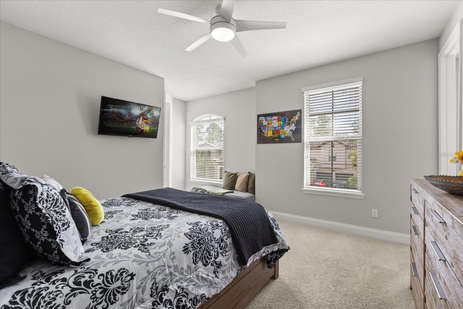 Image 46 of 61 For 8420 Vivaro Isle Way