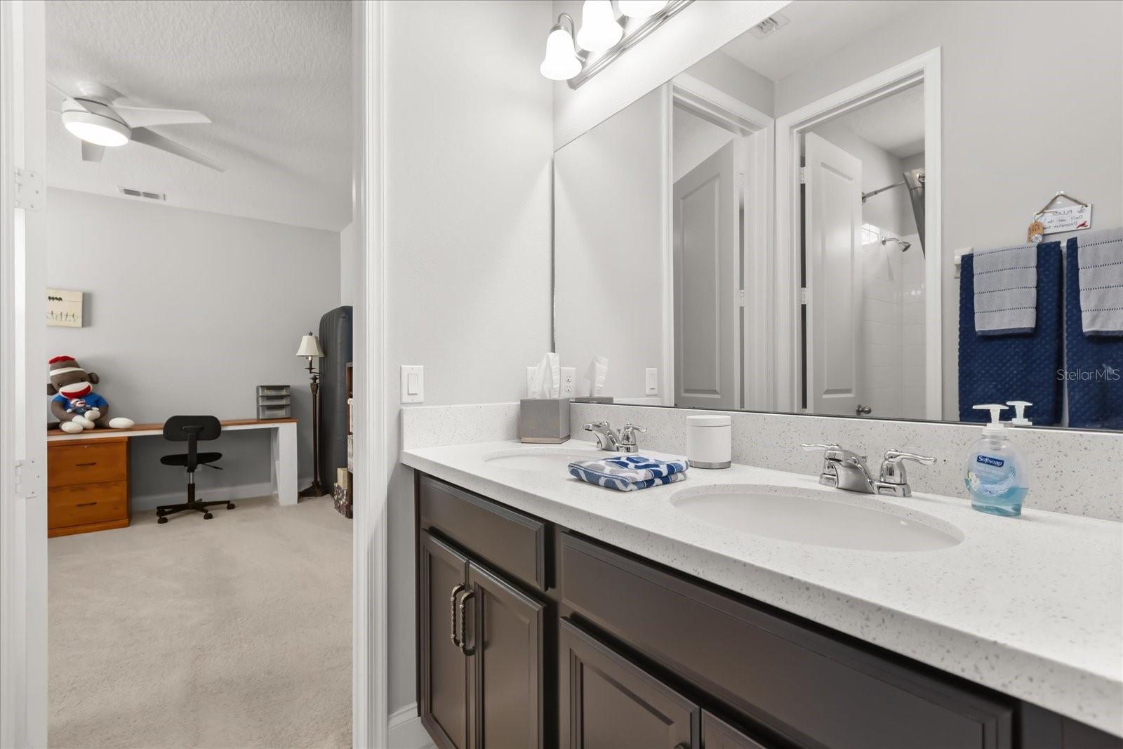 Image 50 of 61 For 8420 Vivaro Isle Way