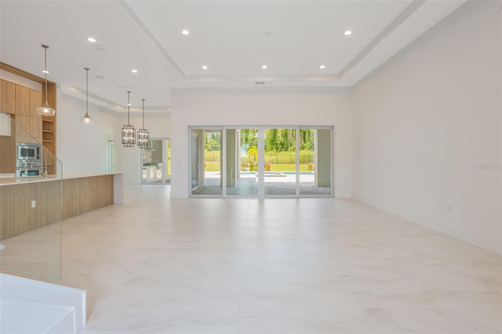 Image 10 of 72 For 16110 Pendio Drive