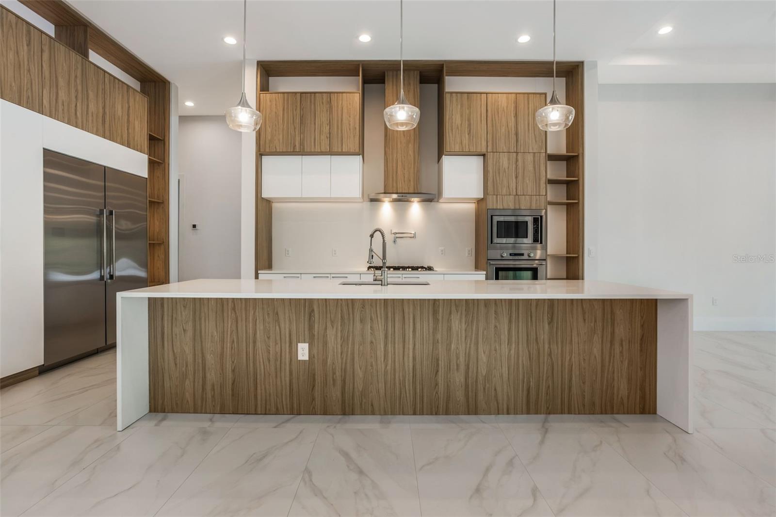 Image 11 of 72 For 16110 Pendio Drive