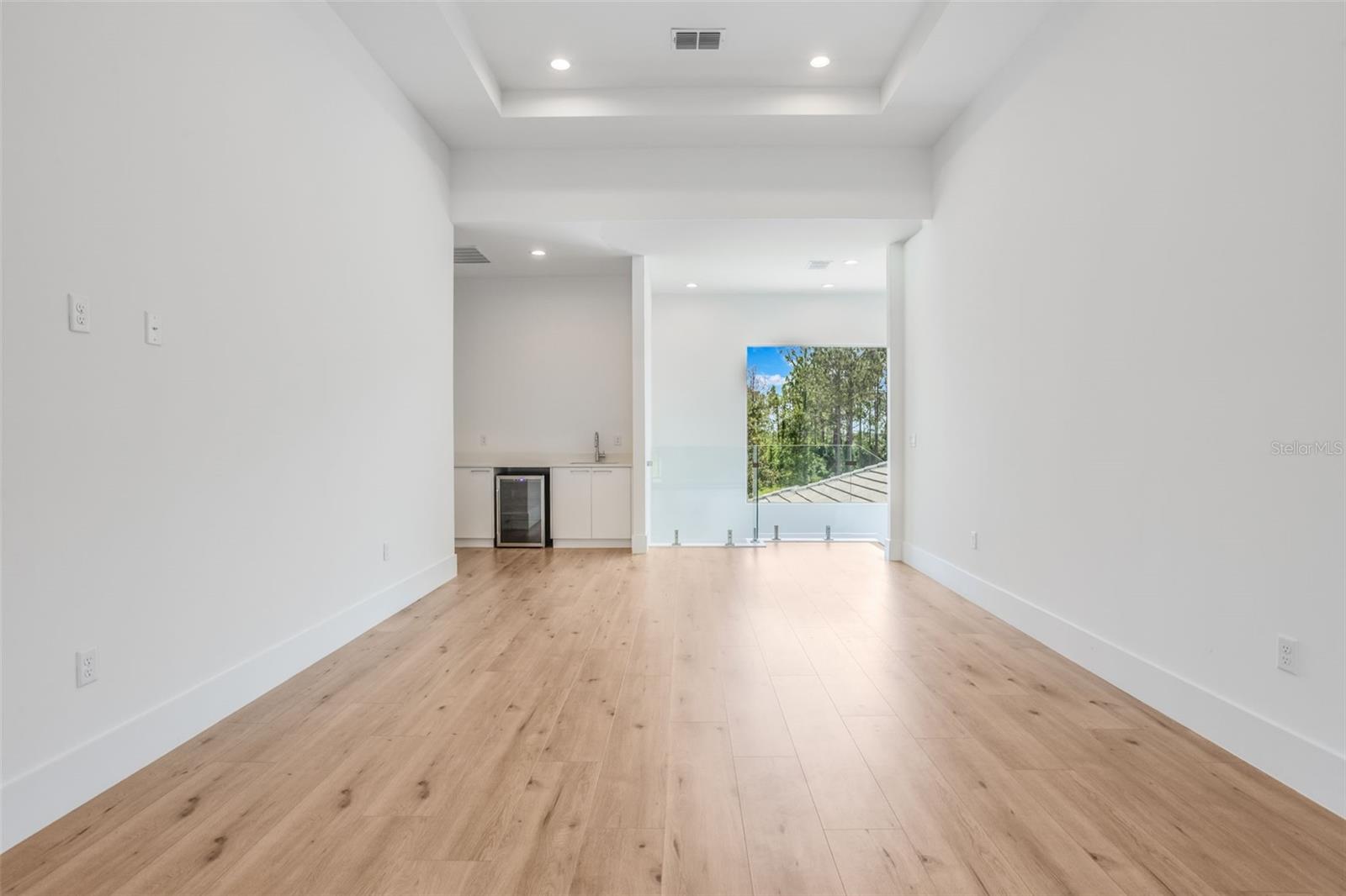 Image 20 of 72 For 16110 Pendio Drive