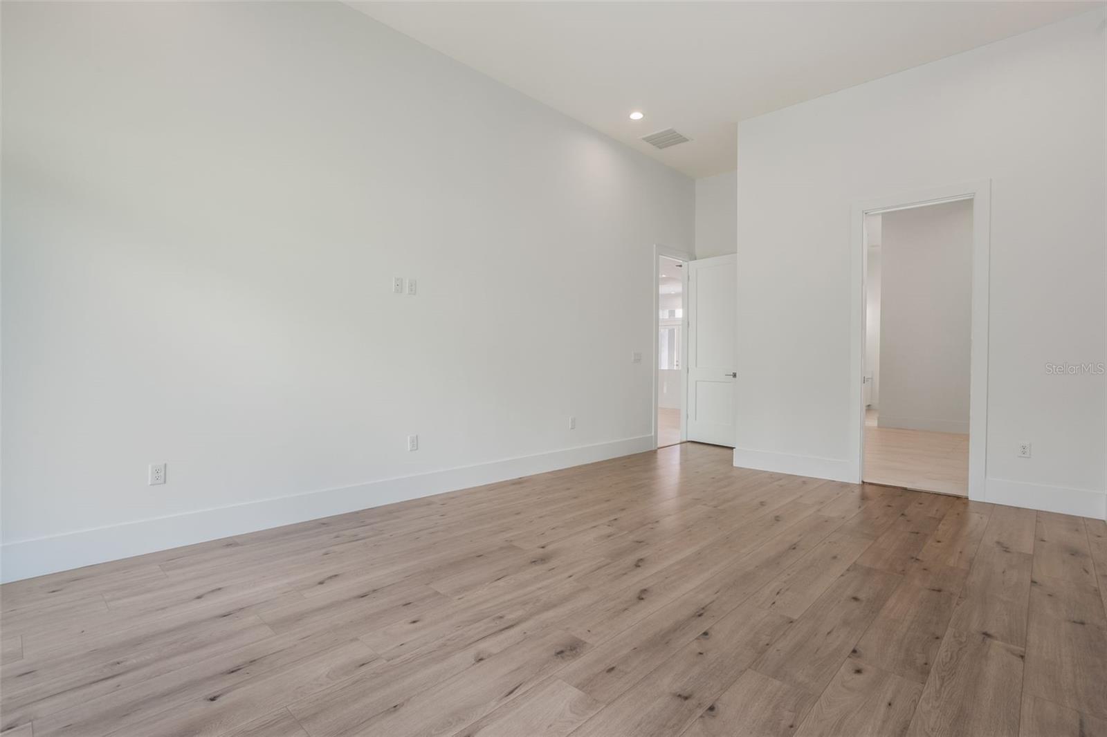 Image 30 of 72 For 16110 Pendio Drive