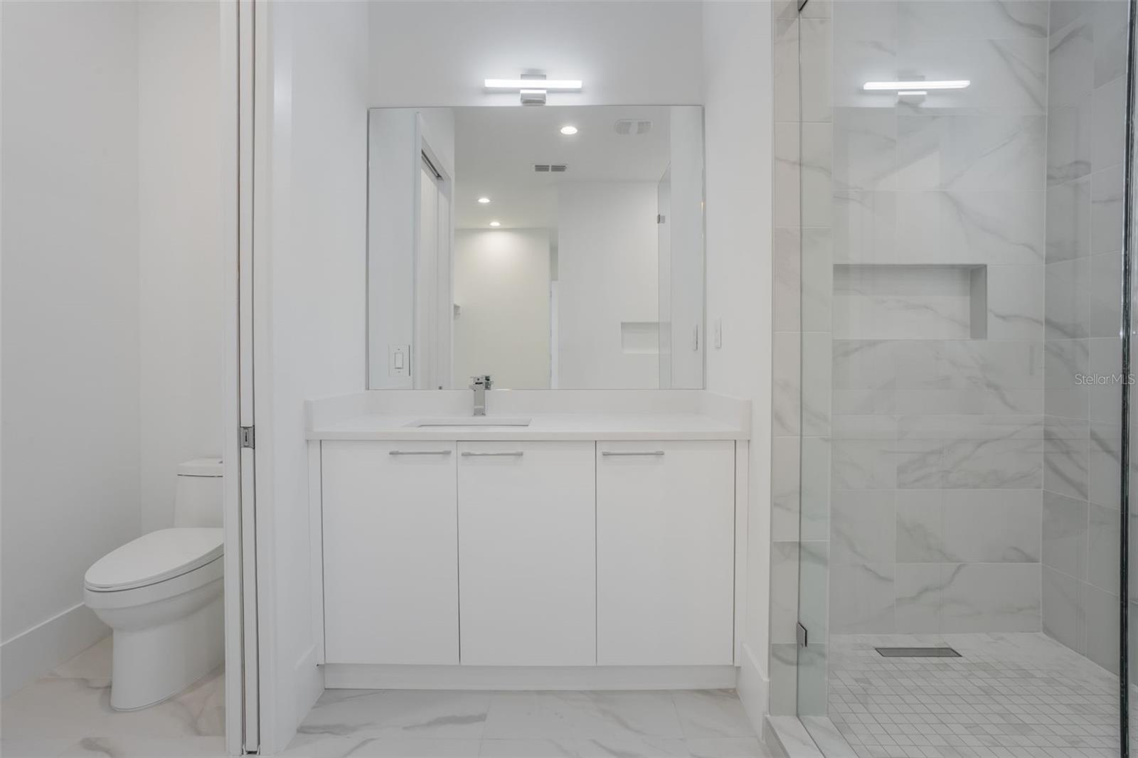 Image 35 of 72 For 16110 Pendio Drive