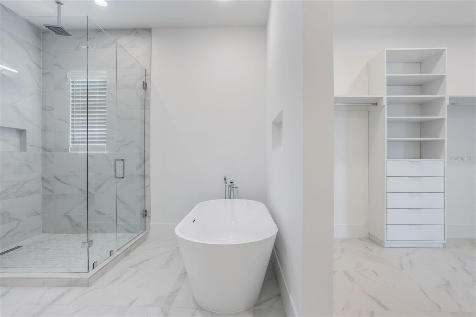 Image 36 of 72 For 16110 Pendio Drive