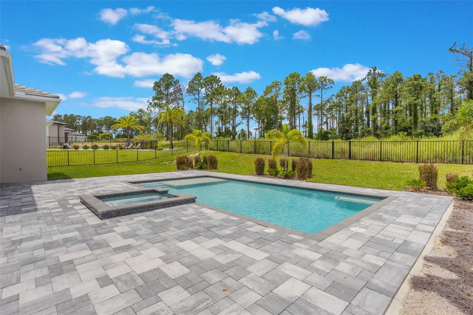 Image 57 of 72 For 16110 Pendio Drive