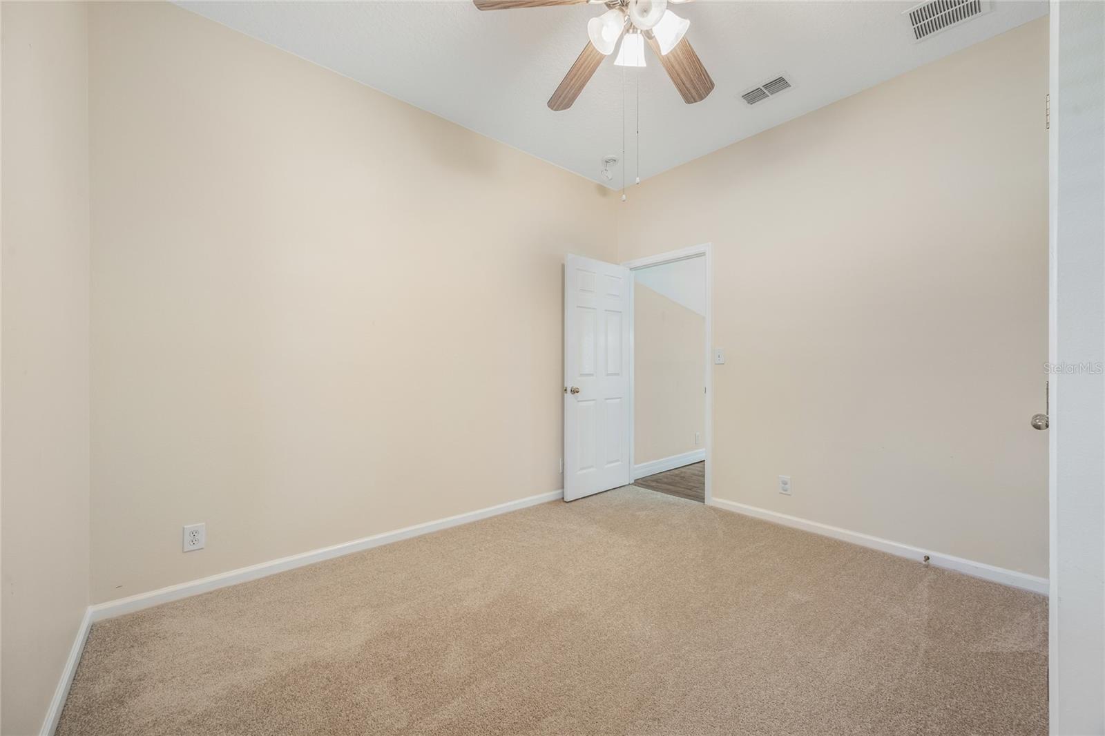Image 14 of 22 For 100 Wethersfield Court