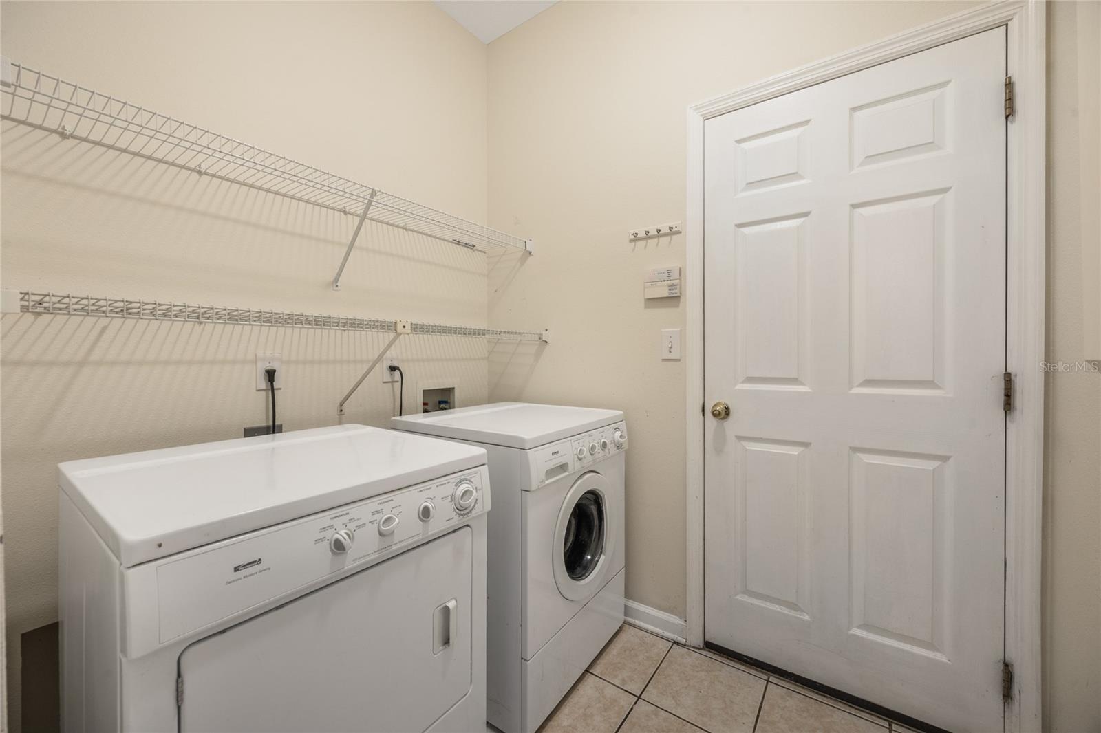Image 15 of 22 For 100 Wethersfield Court
