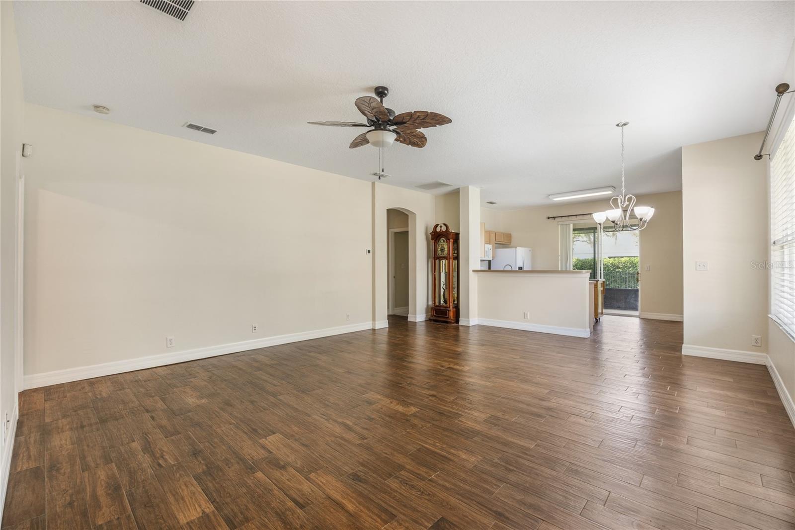 Image 3 of 22 For 100 Wethersfield Court