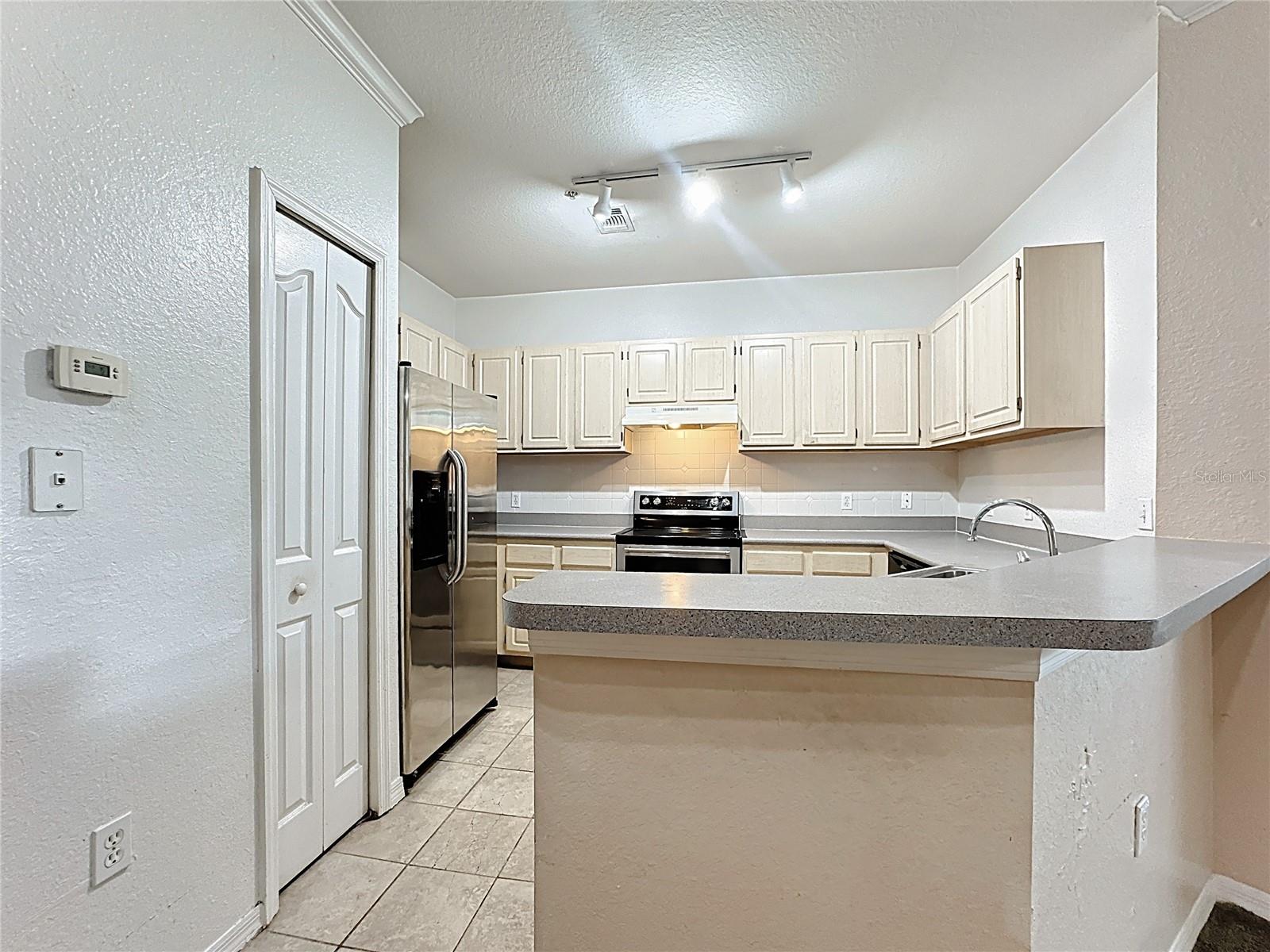 Image 9 of 32 For 3106 Legacy Lake Drive 3106
