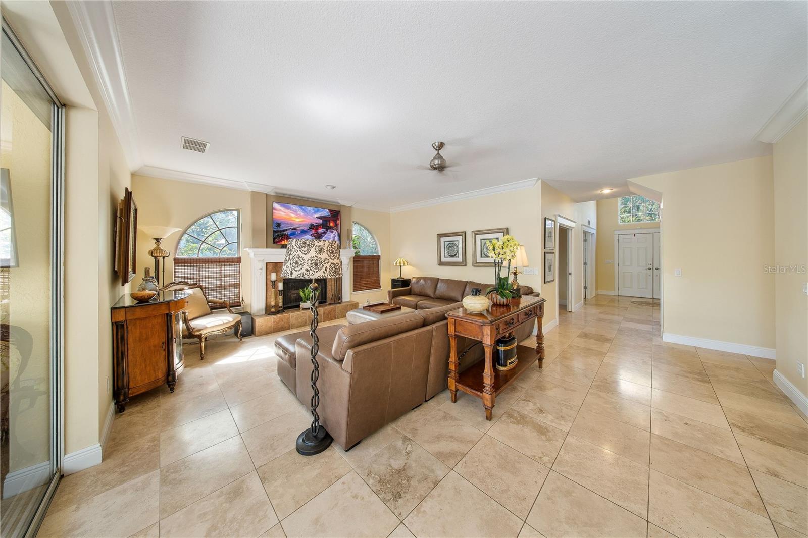 Image 10 of 59 For 676 Oak Hollow Way