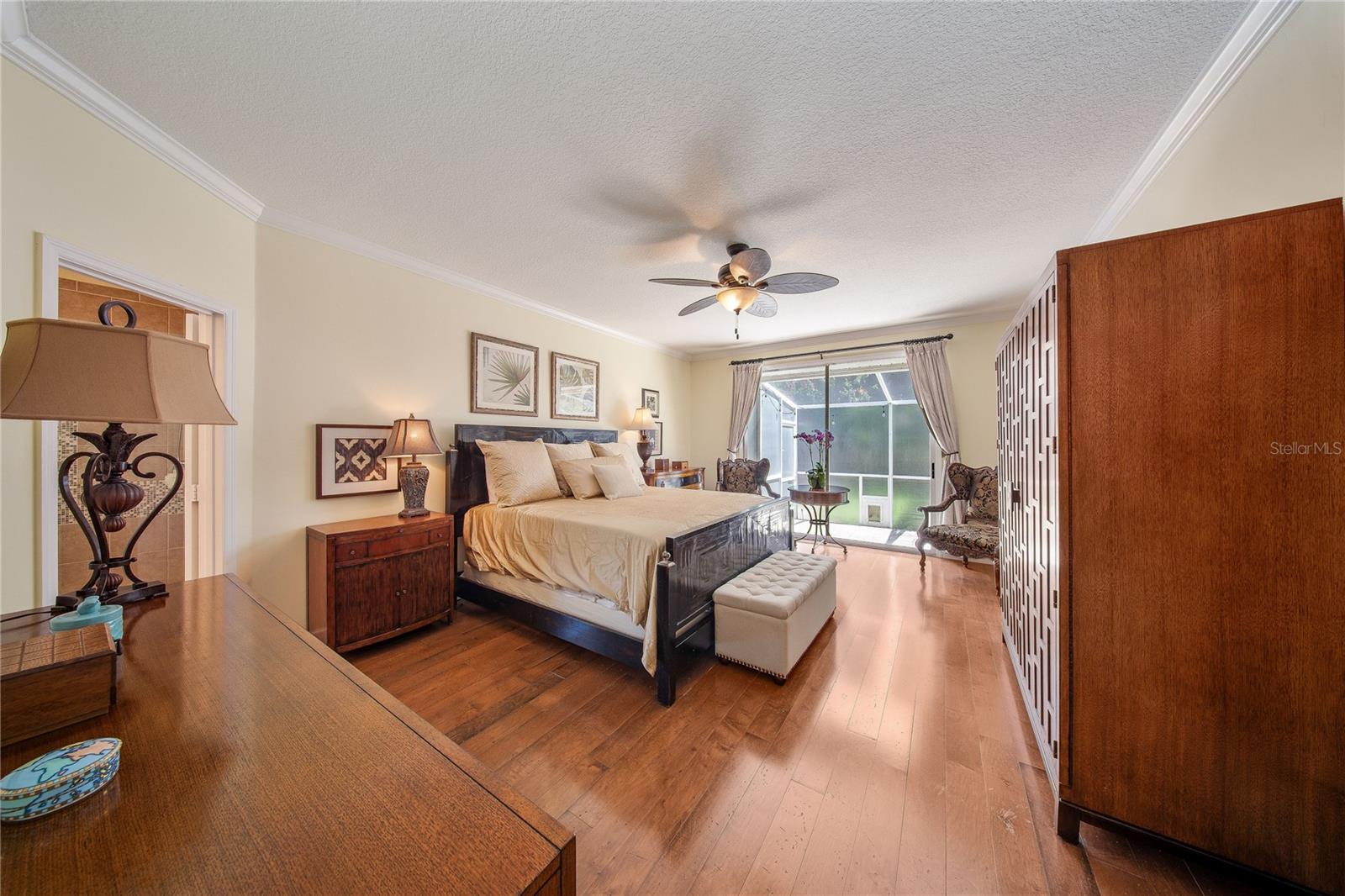 Image 18 of 59 For 676 Oak Hollow Way