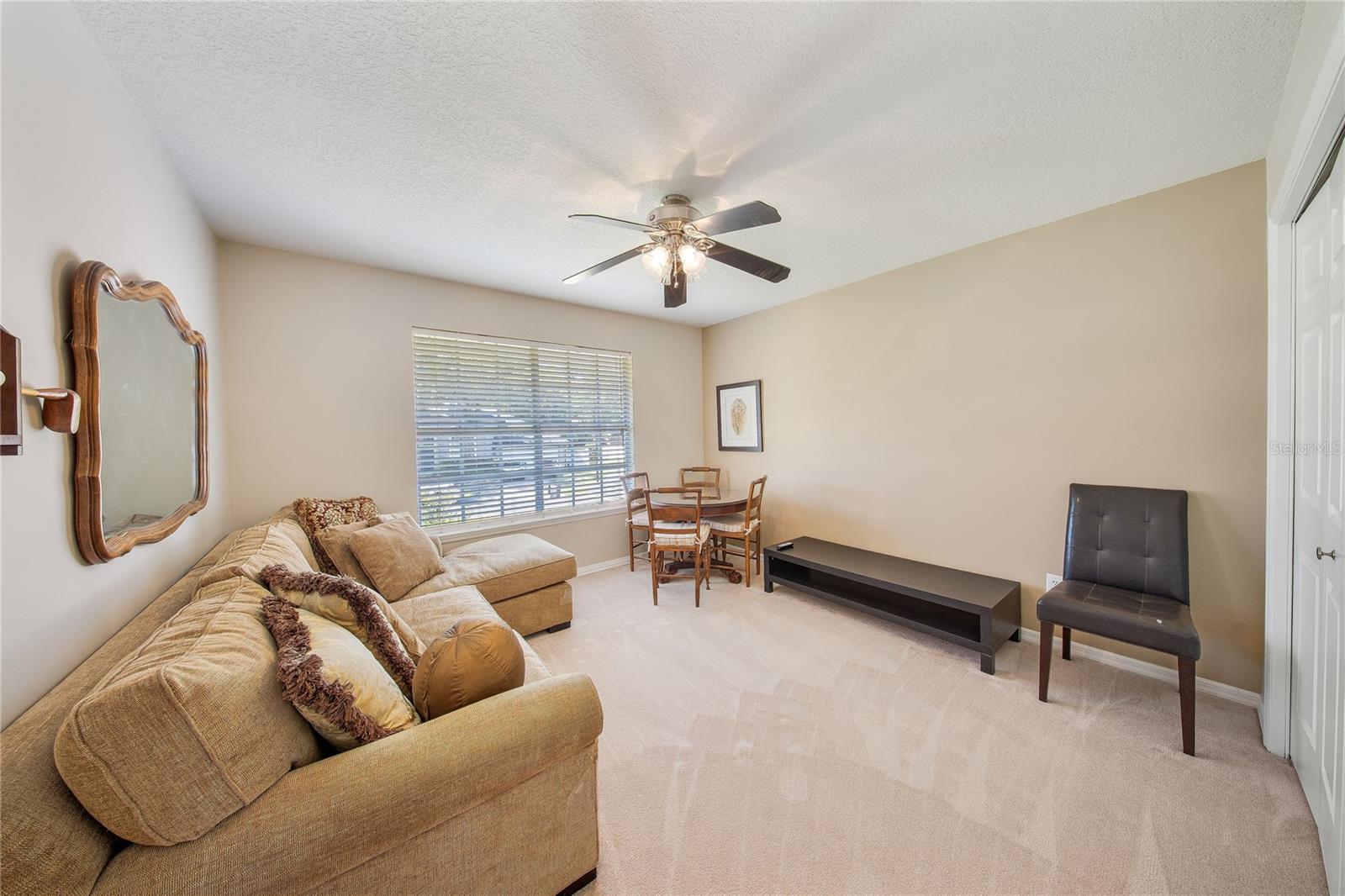 Image 32 of 59 For 676 Oak Hollow Way
