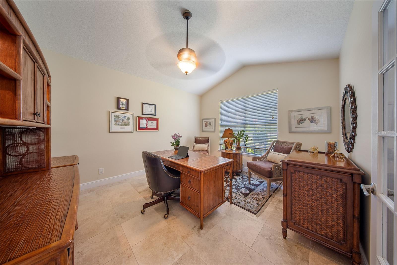 Image 7 of 59 For 676 Oak Hollow Way