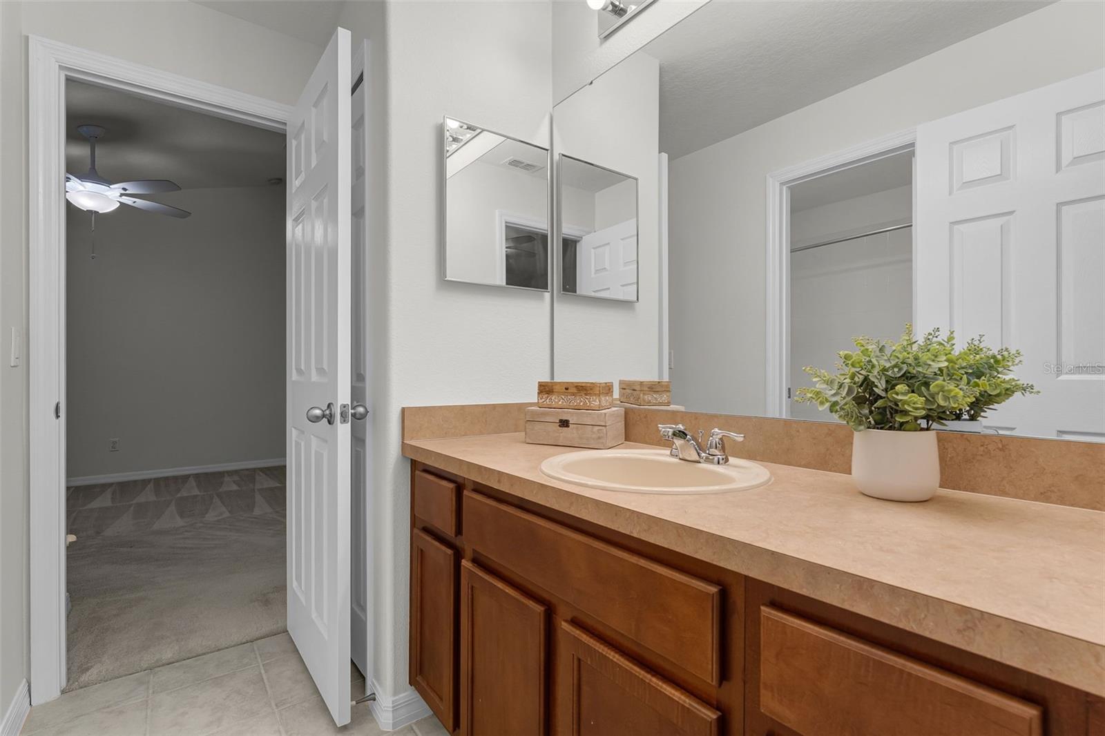 Image 31 of 74 For 9141 Oak Commons Way