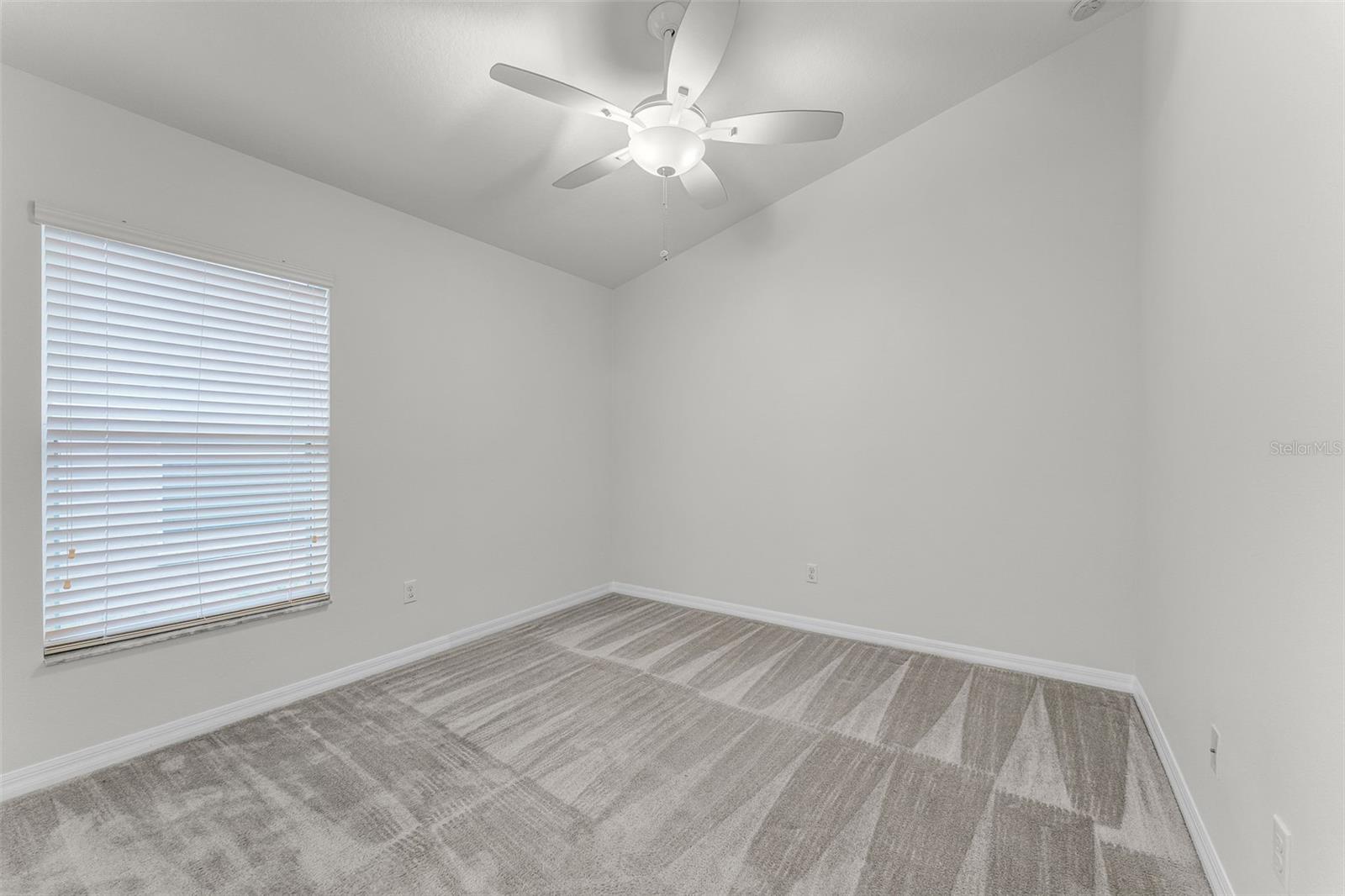 Image 32 of 74 For 9141 Oak Commons Way