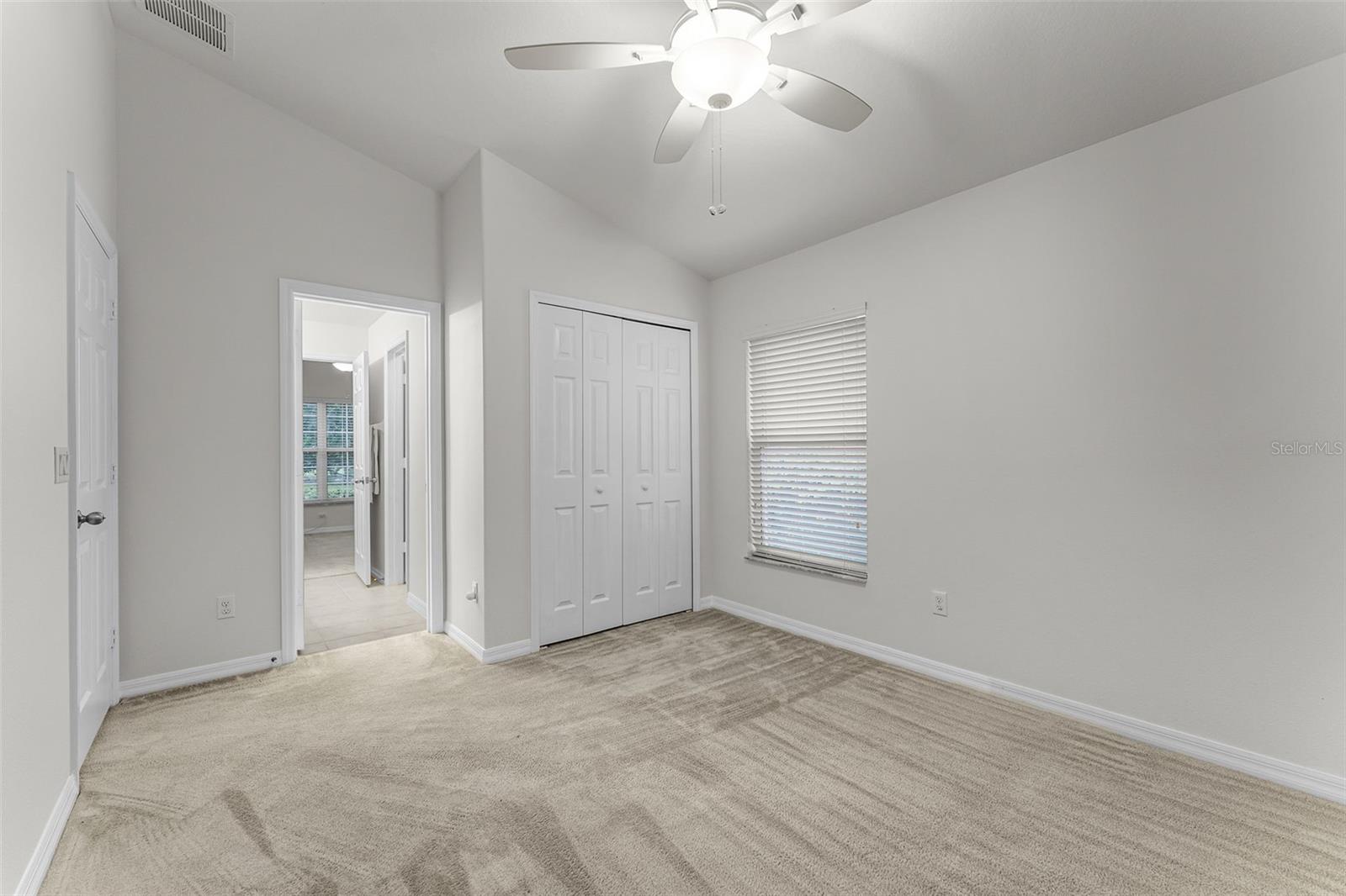 Image 33 of 74 For 9141 Oak Commons Way