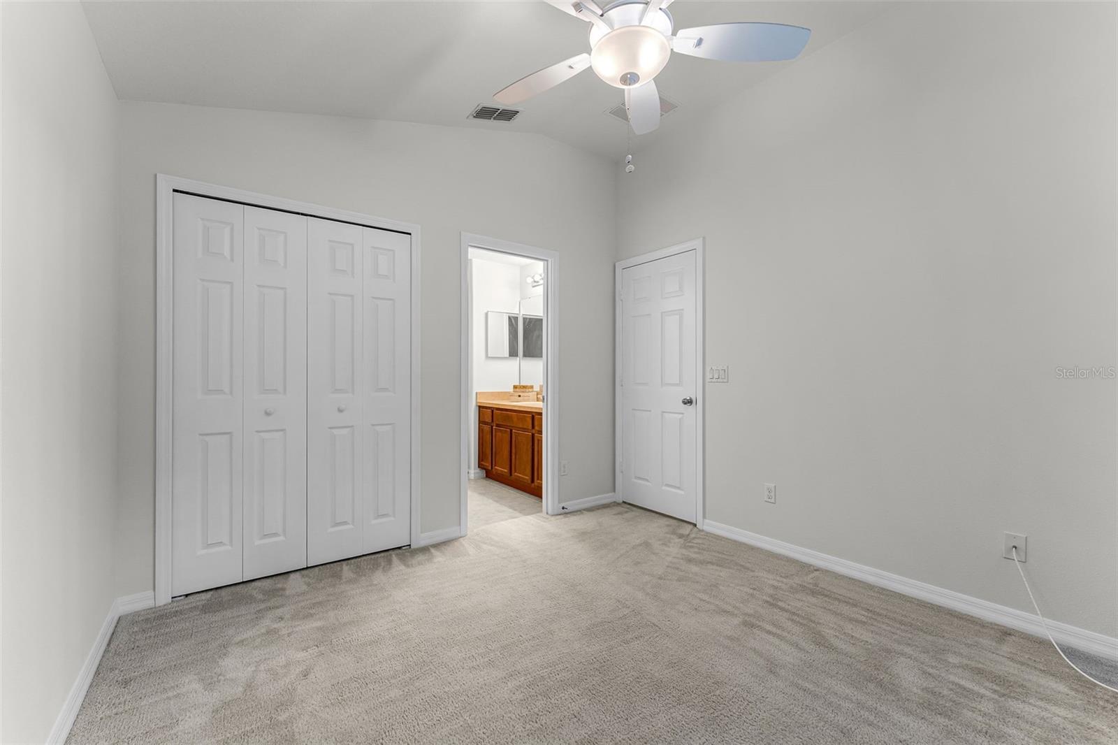 Image 35 of 74 For 9141 Oak Commons Way