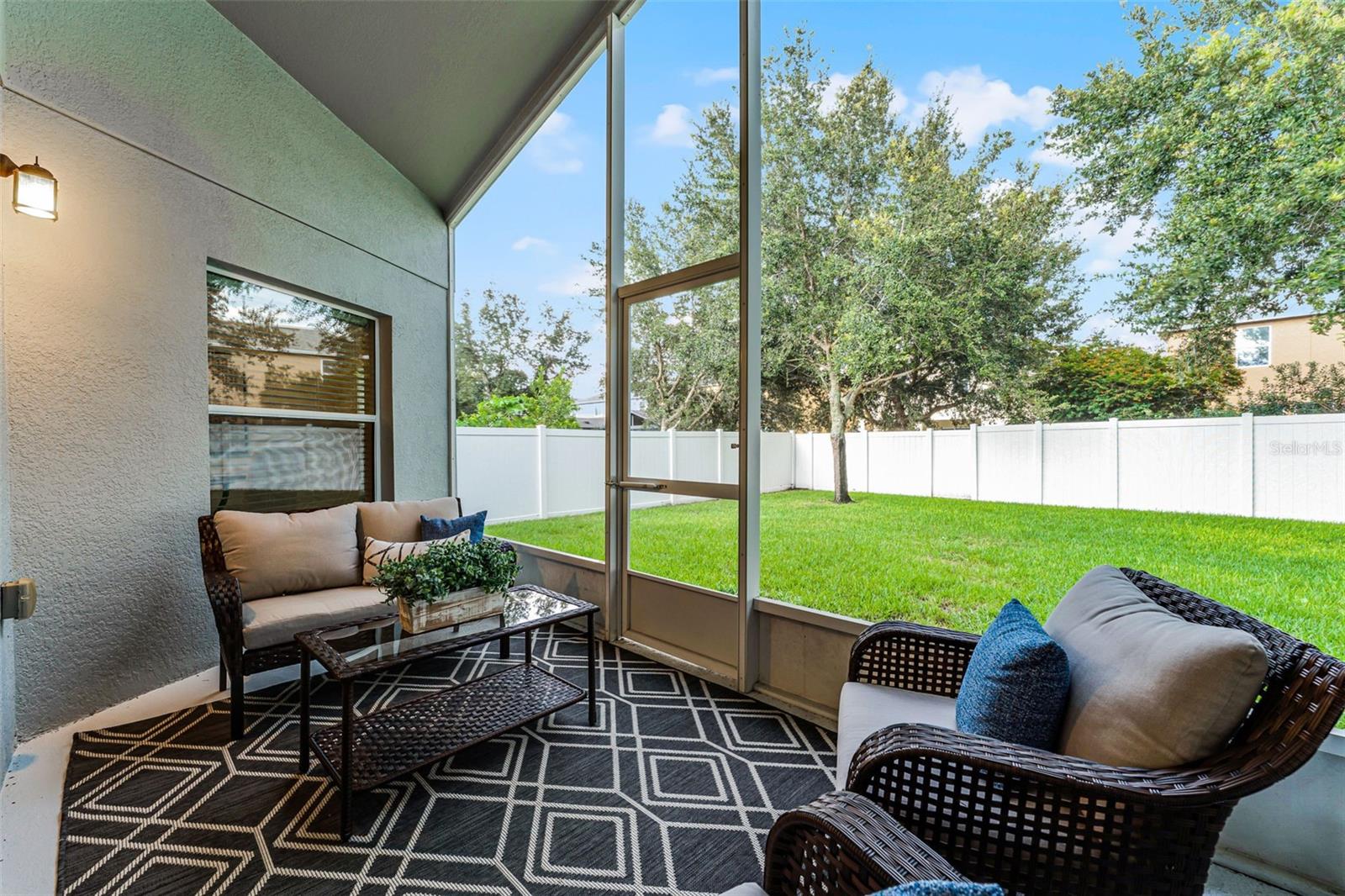 Image 39 of 74 For 9141 Oak Commons Way