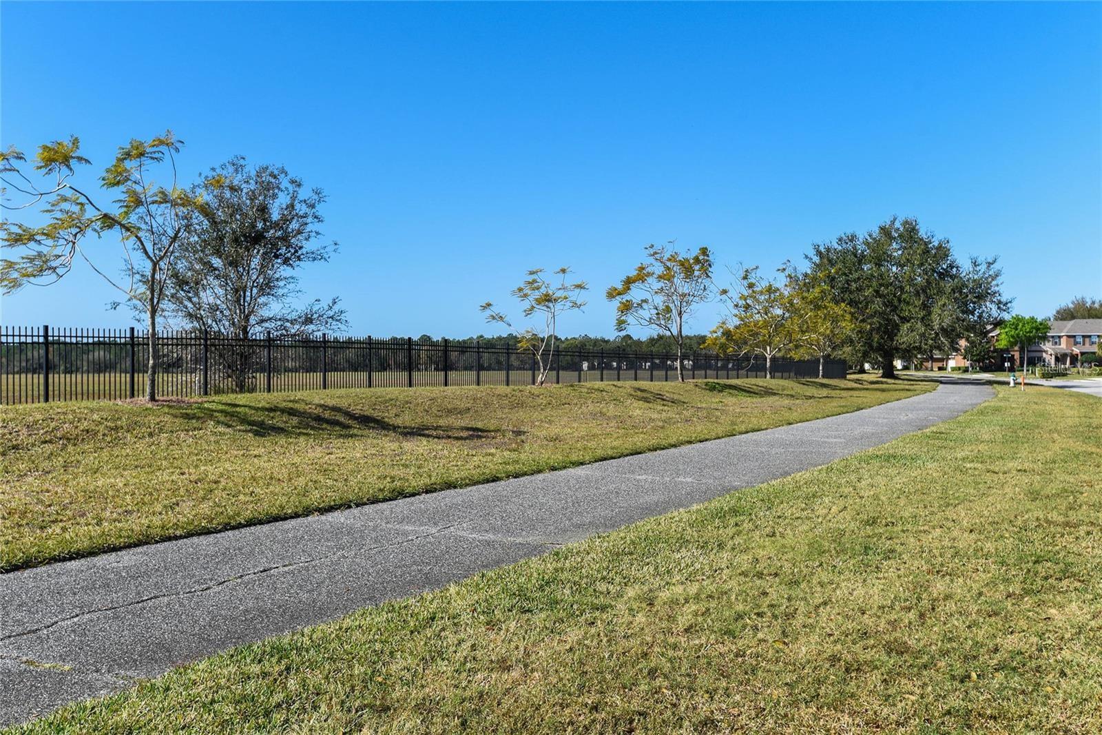 Image 73 of 74 For 9141 Oak Commons Way