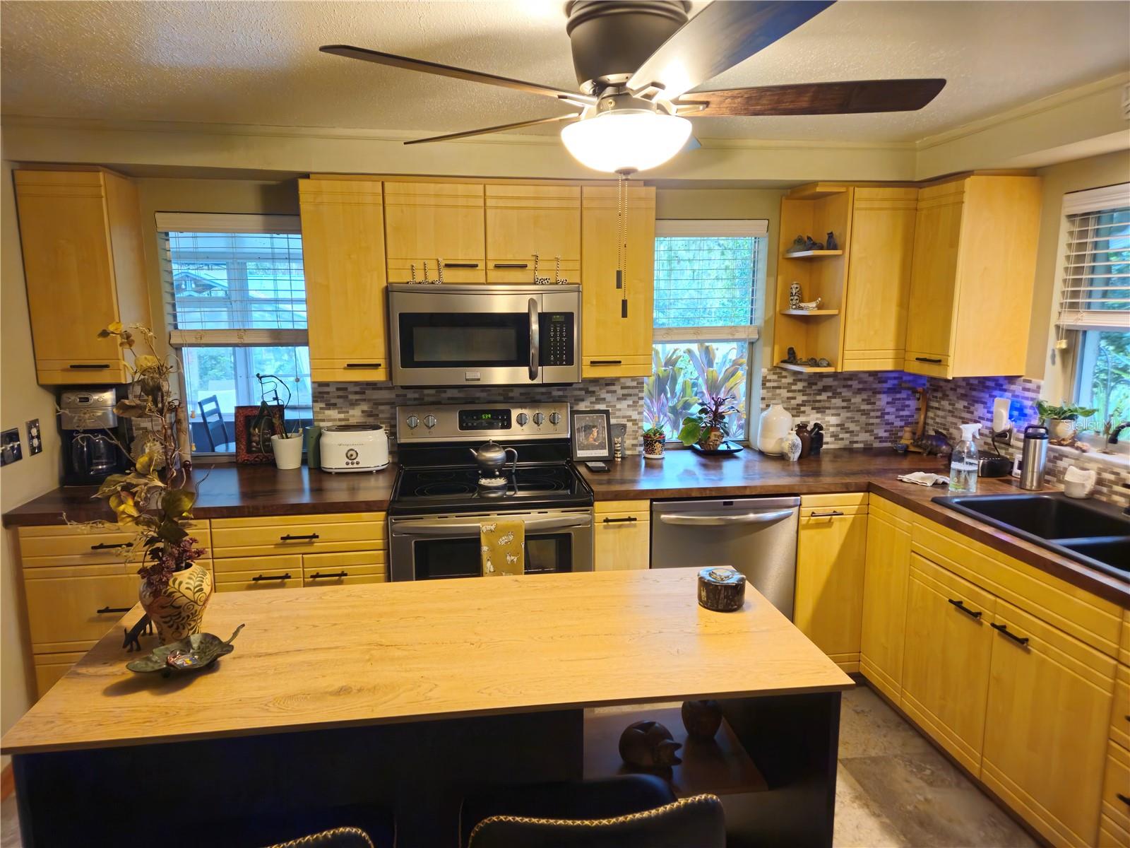 Image 11 of 46 For 1530 Oakhurst Drive