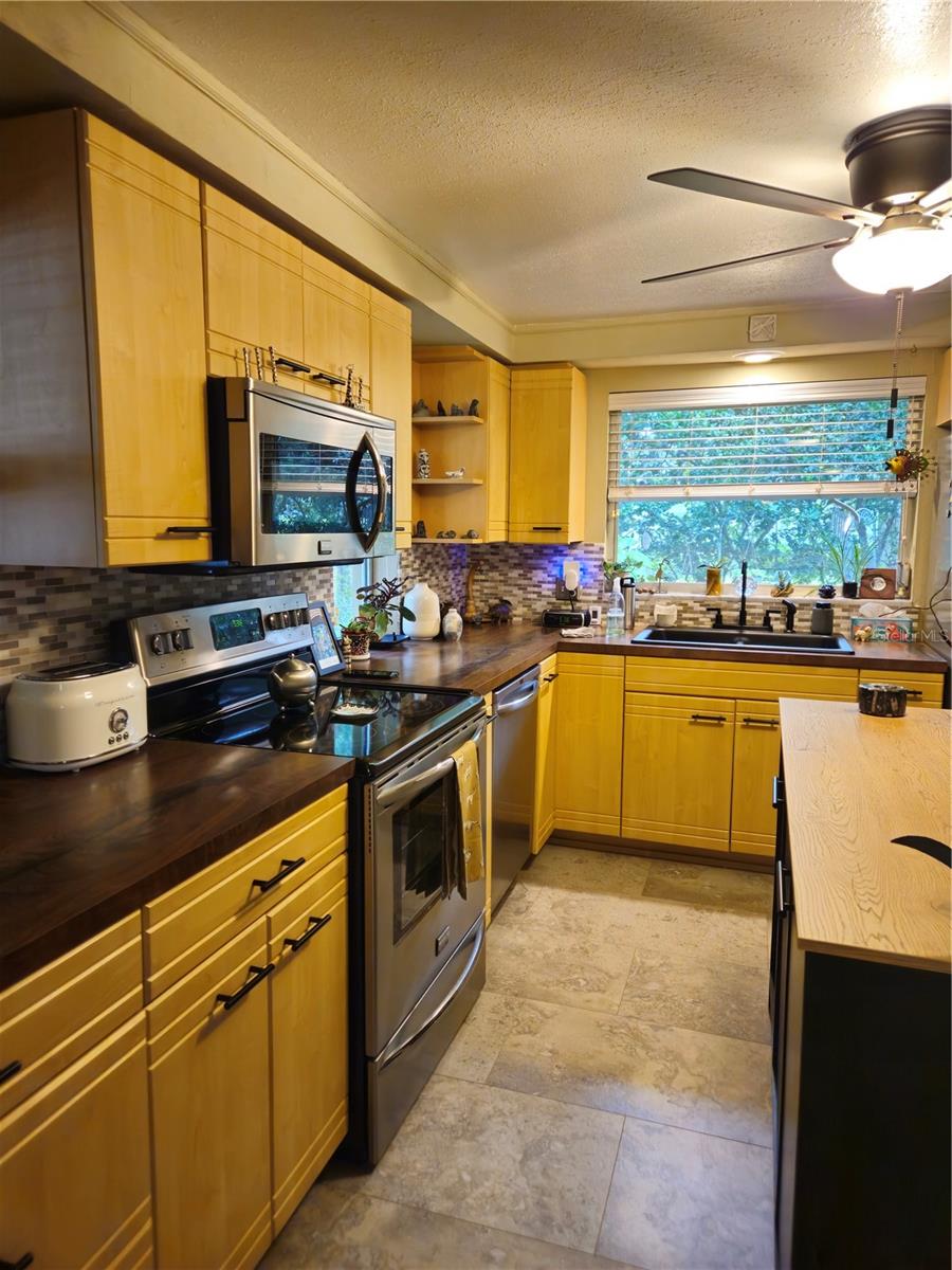 Image 14 of 46 For 1530 Oakhurst Drive