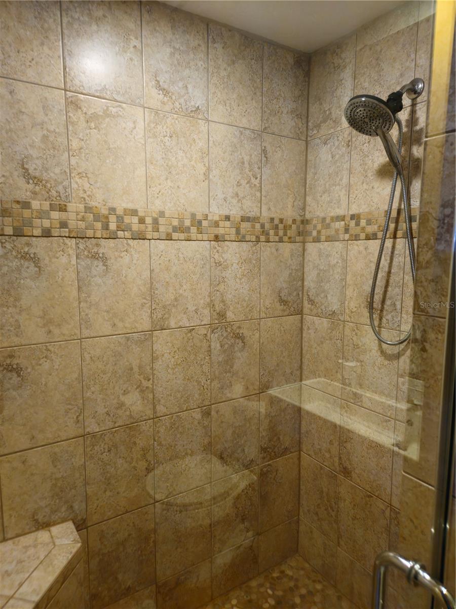 Image 22 of 46 For 1530 Oakhurst Drive